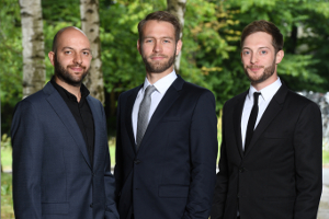 Inan Edes, Felix Lorenz und Julian Clauß (v.l.) sind das Team von Captain T Cell. (Foto: David Ausserhofer/MDC)