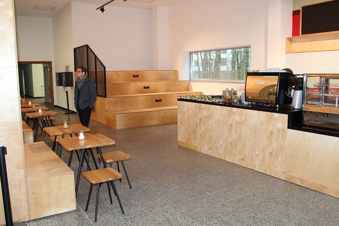 Inneneinrichtung des Cafés Rock-Paper-Scissor im Mensa-Foyer auf dem Campus Berlin-Buch (Foto: Christine Minkewitz/Campus Berlin-Buch GmbH)