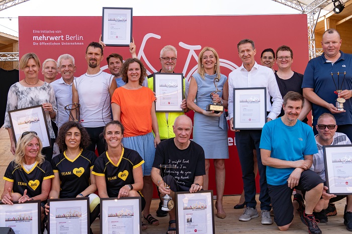 Siegerehrung auf dem Tempelhofer Feld (Foto: Nils Schirmer, TAPAS & TWAIN)